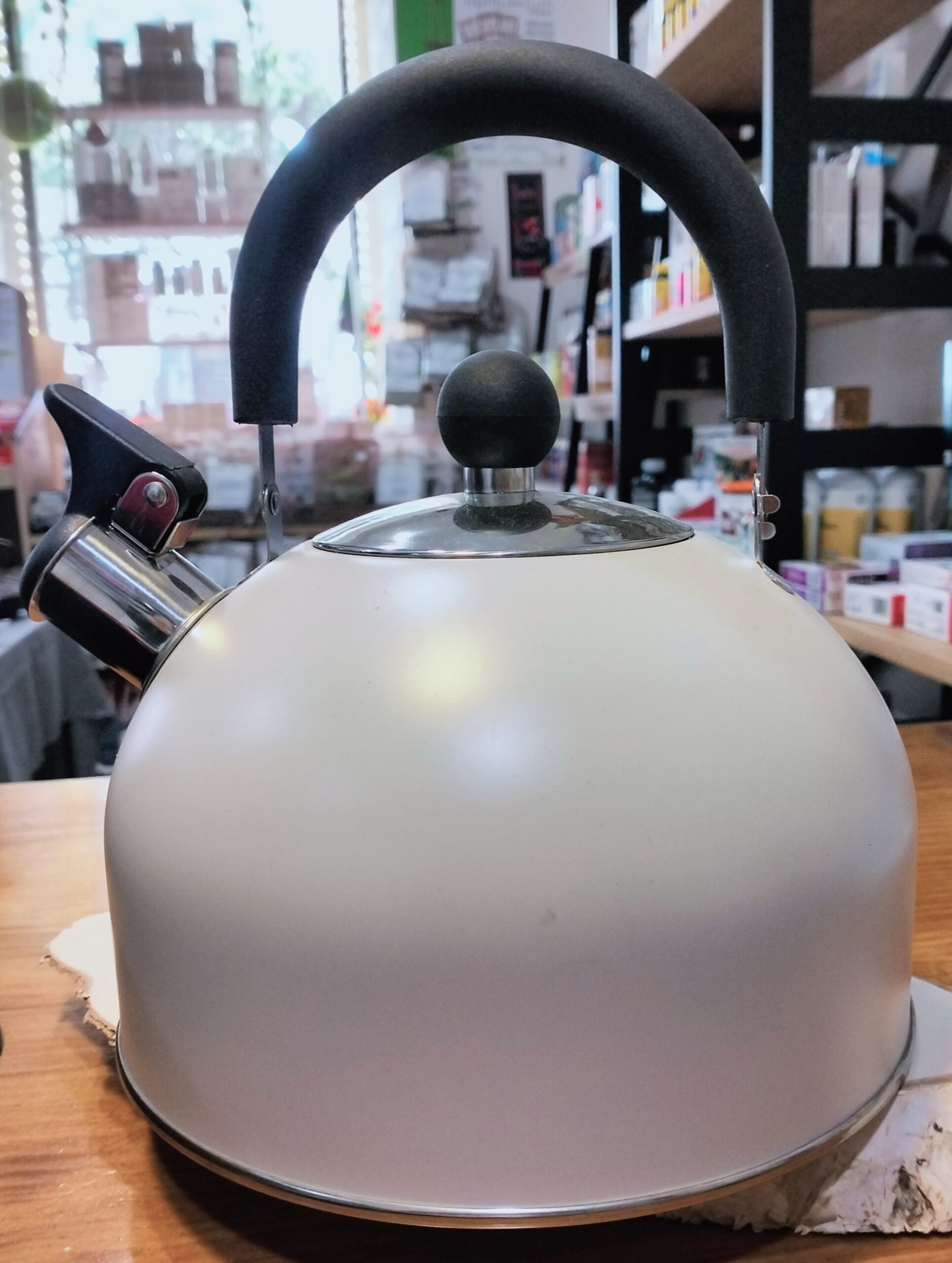 Tetera Inox Gris 2,5 L para hervir agua e infusiones